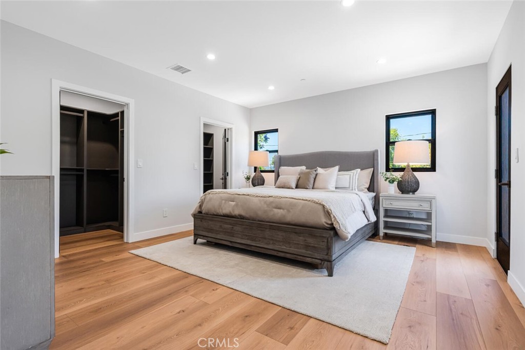 251 S Griffith Park DriveBurbank image #34