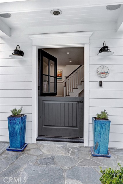 Detail Gallery Image 5 of 42 For 1717 Pacific Ave., Manhattan Beach,  CA 90266 - 4 Beds | 3 Baths