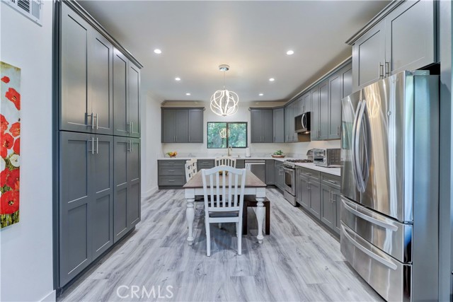 Detail Gallery Image 14 of 73 For 223 N. St. Andrews, Los Angeles,  CA 90004 - 7 Beds | 6/1 Baths