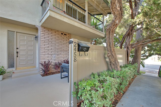 Detail Gallery Image 1 of 51 For 2458 E Mountain St, Pasadena,  CA 91104 - 3 Beds | 2/1 Baths