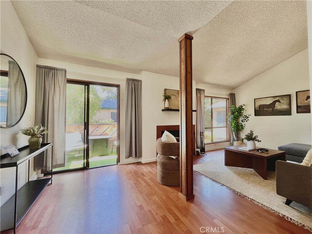 https://media.crmls.org/medias/91ccaa55-e520-4eef-993a-50c5b4d9fe23.jpg?preset=X-Large