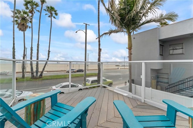 Detail Gallery Image 4 of 34 For 5331 E Ocean Bld, Long Beach,  CA 90803 - 4 Beds | 3 Baths