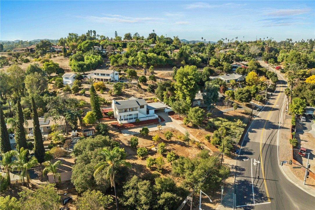 Detail Gallery Image 3 of 58 For 2401 Sunset Dr, Escondido,  CA 92025 - 4 Beds | 2 Baths