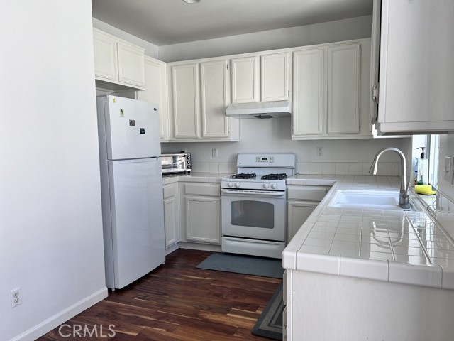 Detail Gallery Image 6 of 20 For 1893 Taormina Ct, Riverside,  CA 92507 - 3 Beds | 2/1 Baths