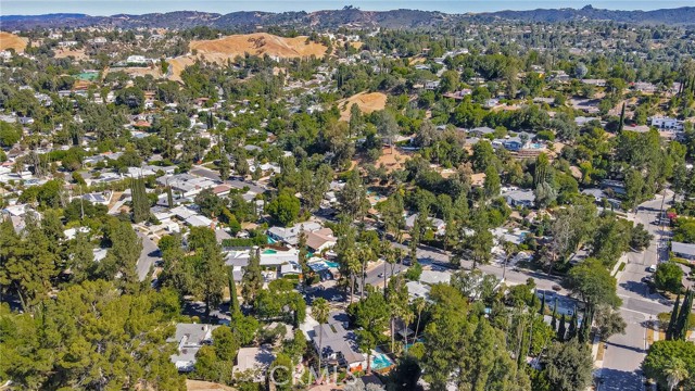 4941 Rigoletto Street, Woodland Hills CA: https://media.crmls.org/medias/91ce69f9-1d28-4473-878e-f0686b69efb3.jpg