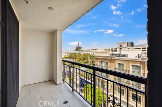 Detail Gallery Image 22 of 71 For 619 Caruso Ave, Glendale,  CA 91210 - 2 Beds | 3 Baths