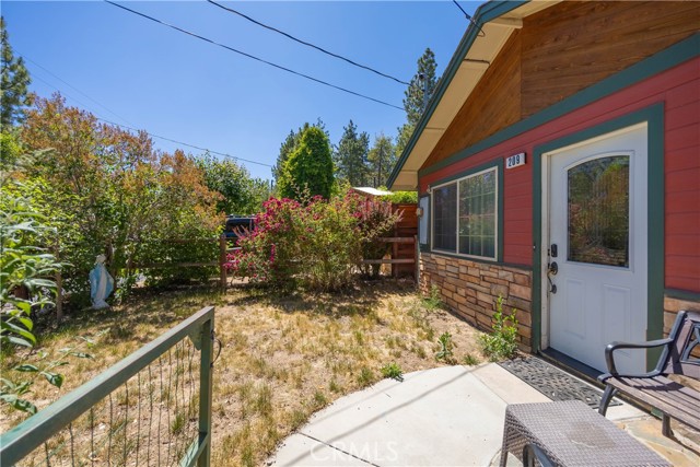 Detail Gallery Image 20 of 21 For 209 W Meadow Ln, Big Bear City,  CA 92314 - 3 Beds | 2 Baths