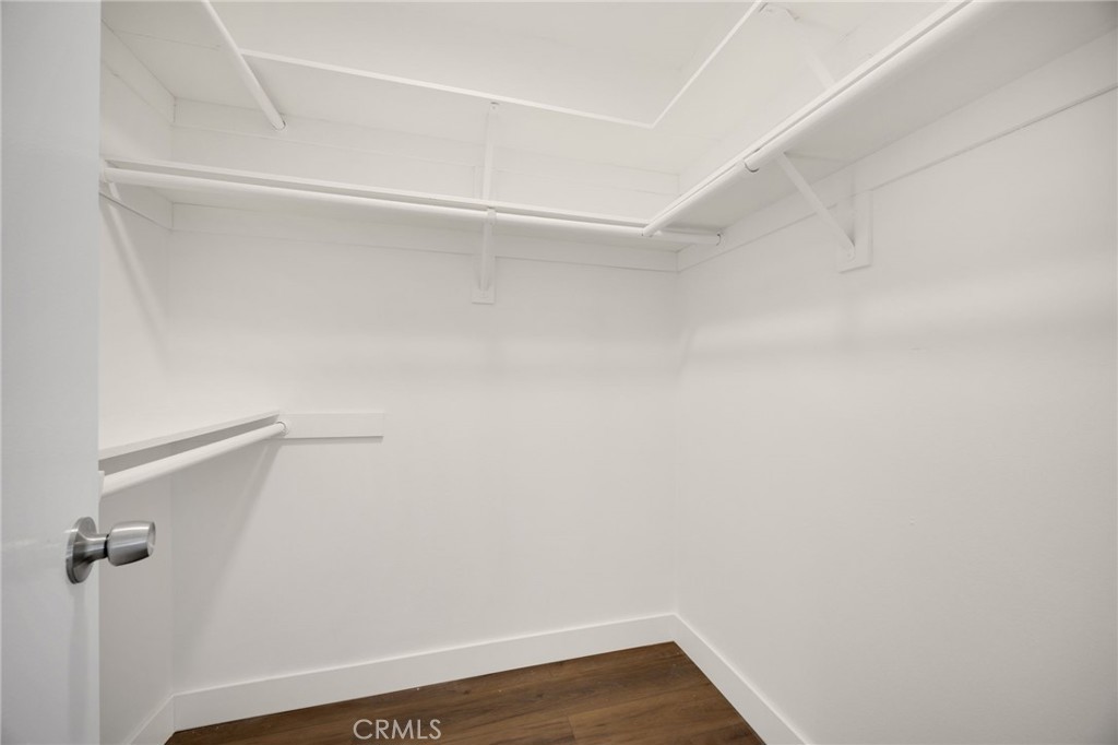 https://media.crmls.org/medias/91cf0e72-e352-41da-a174-a4adc5b7da5a.jpg?preset=X-Large