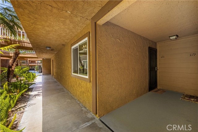 6600 Warner Avenue, Huntington Beach CA: https://media.crmls.org/medias/91d03aba-82bc-49f6-8eb3-5d6bb239b5ef.jpg