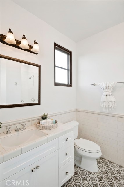 1725 Oak Avenue, Manhattan Beach, California 90266, 4 Bedrooms Bedrooms, ,4 BathroomsBathrooms,Residential,Sold,Oak,SB21251679