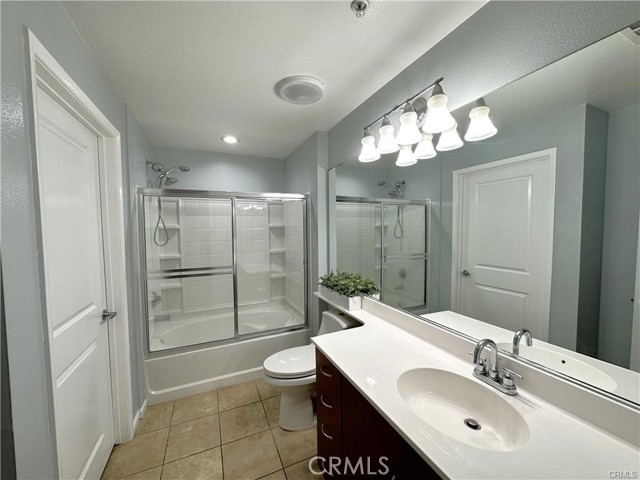 1801 E Katella Avenue, Anaheim CA: https://media.crmls.org/medias/91d2a3ca-b42f-4ae1-a208-a113e3fc2a36.jpg