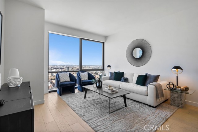 Detail Gallery Image 7 of 28 For 400 S Broadway #2414,  Los Angeles,  CA 90013 - 1 Beds | 1 Baths