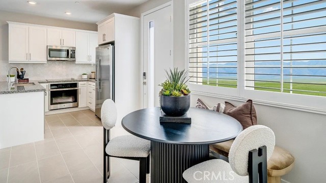 Detail Gallery Image 4 of 22 For 2606 E Lincoln Paseo, Ontario,  CA 91762 - 2 Beds | 2/1 Baths