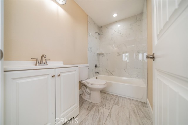 555 N Meridian Avenue, San Bernardino CA: https://media.crmls.org/medias/91d349a9-21de-4c1f-918a-0eedbe0687d7.jpg