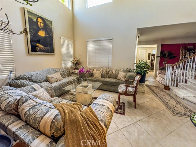 Detail Gallery Image 4 of 7 For 1652 Tiesa Ln, Oxnard,  CA 93030 - 5 Beds | 2/1 Baths