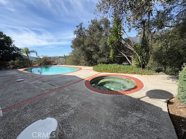 Detail Gallery Image 17 of 23 For 2124 Patagonia Dr, La Canada Flintridge,  CA 91011 - 4 Beds | 2/1 Baths