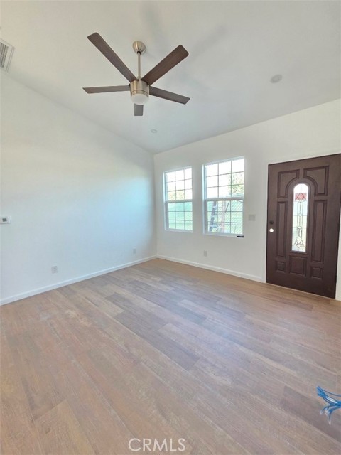 8431 Fontana St, Downey CA: https://media.crmls.org/medias/91d4d77e-46ab-4768-942e-75dec2ded551.jpg