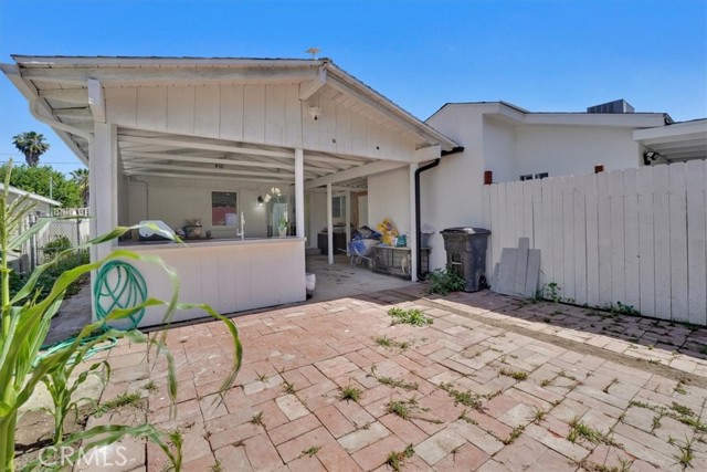 15330 Hart Street, Van Nuys CA: https://media.crmls.org/medias/91d4dca6-d418-4e0d-9b5b-97bd30c0df96.jpg