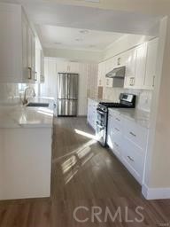 Detail Gallery Image 7 of 18 For 4675 Willis, Sherman Oaks,  CA 91403 - 2 Beds | 2 Baths