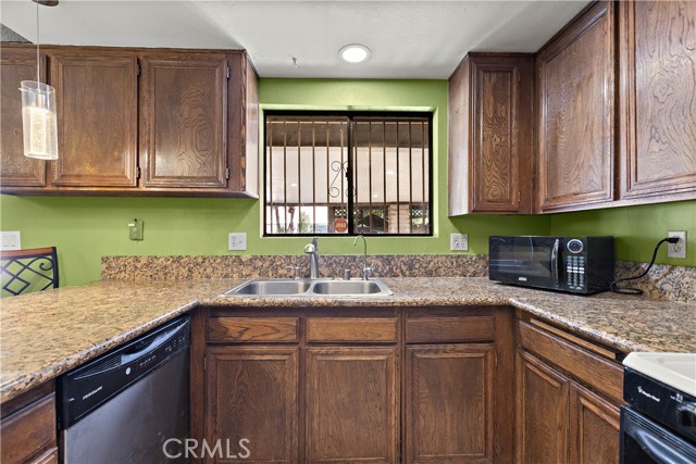 Detail Gallery Image 16 of 45 For 2959 Havasu Ct, Highland,  CA 92346 - 4 Beds | 2 Baths