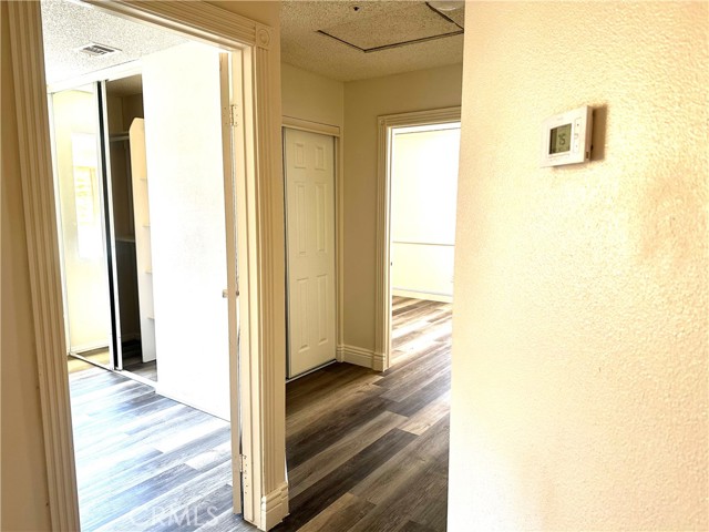 413 E James Street, Rialto CA: https://media.crmls.org/medias/91d5d625-0d83-4f48-b15b-628570a3801d.jpg
