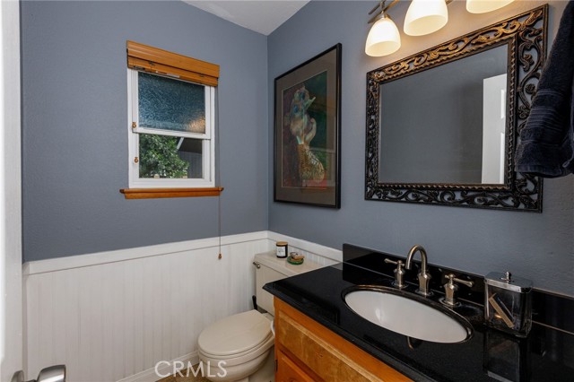 Detail Gallery Image 15 of 46 For 453 Davos, Crestline,  CA 92325 - 5 Beds | 2/1 Baths