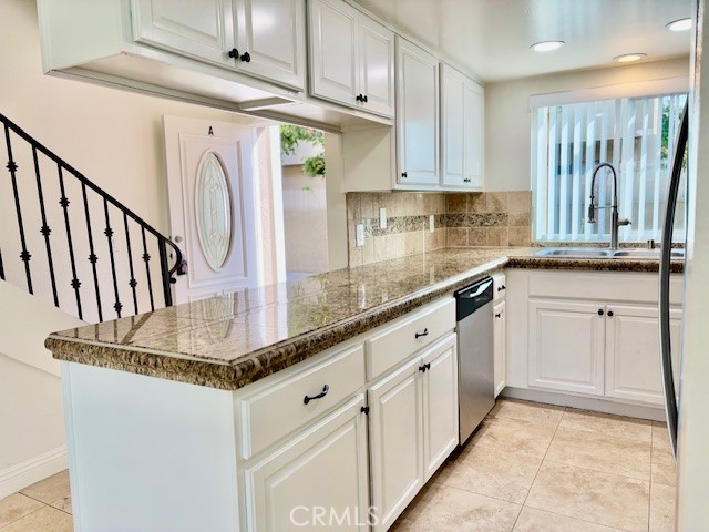 Detail Gallery Image 20 of 23 For 2558 Orange Ave #G,  Costa Mesa,  CA 92627 - 3 Beds | 2/1 Baths
