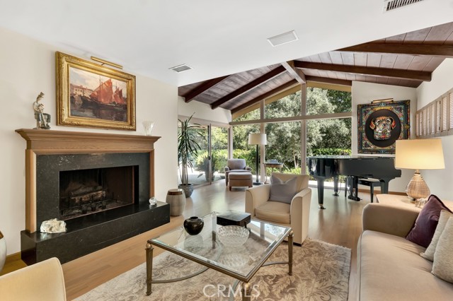 Detail Gallery Image 18 of 67 For 16700 Bosque Dr, Encino,  CA 91436 - 3 Beds | 2/1 Baths