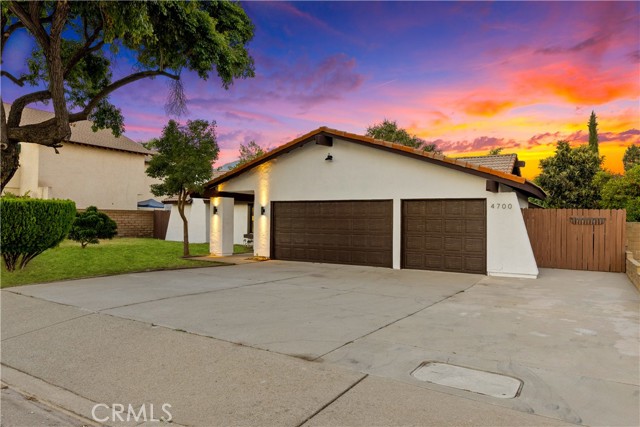 4700 Emerald Avenue, La Verne CA: https://media.crmls.org/medias/91d6768a-1b1a-450d-8f41-ca1c9fe25dfe.jpg