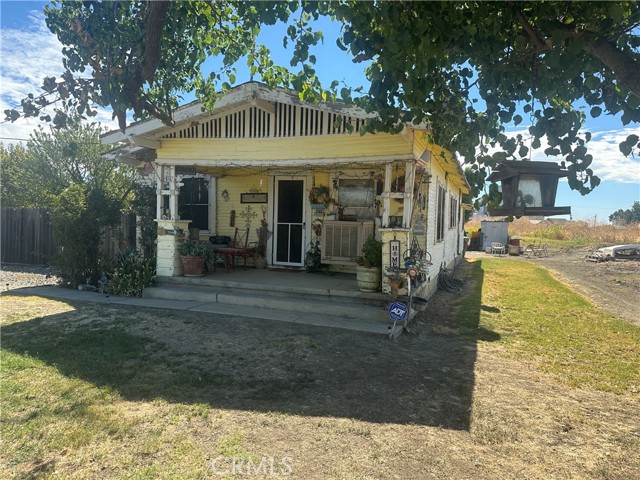 Detail Gallery Image 2 of 17 For 22472 6th St, Dos Palos,  CA 93665 - 3 Beds | 1/1 Baths