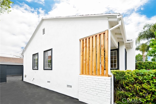 6508 Blewett Avenue, Lake Balboa CA: https://media.crmls.org/medias/91d6c556-3887-4666-8697-b9ab540f90ea.jpg