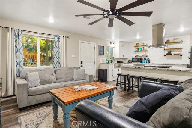 50740 Chu Ranch Road, Oakhurst CA: https://media.crmls.org/medias/91d706f5-fda6-4d1a-9c22-fabf2f69348f.jpg