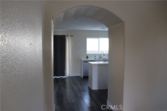 Detail Gallery Image 7 of 53 For 9375 Agave, Hesperia,  CA 92344 - 4 Beds | 2/1 Baths