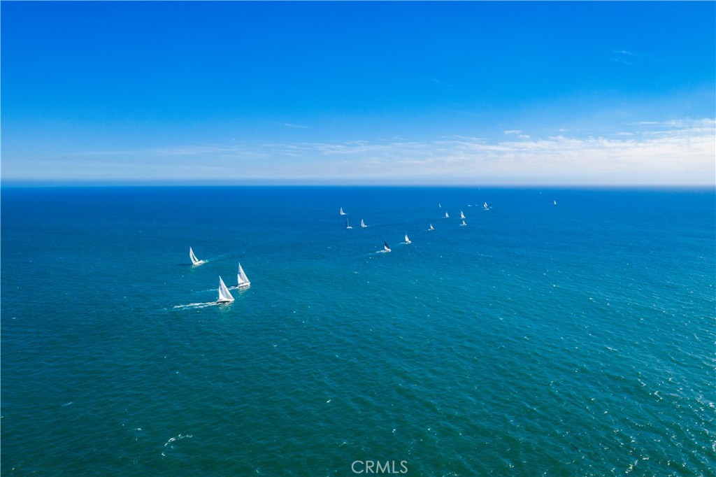 https://media.crmls.org/medias/91d71452-48cb-44f0-a553-158276c00c18.jpg?preset=X-Large