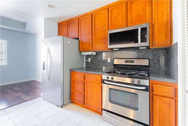 Detail Gallery Image 7 of 18 For 956 S Wilton Pl #201,  Los Angeles,  CA 90019 - 2 Beds | 2 Baths