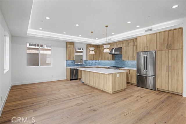 Detail Gallery Image 2 of 29 For 2205 Marshalfield #B,  Redondo Beach,  CA 90278 - 4 Beds | 3/1 Baths