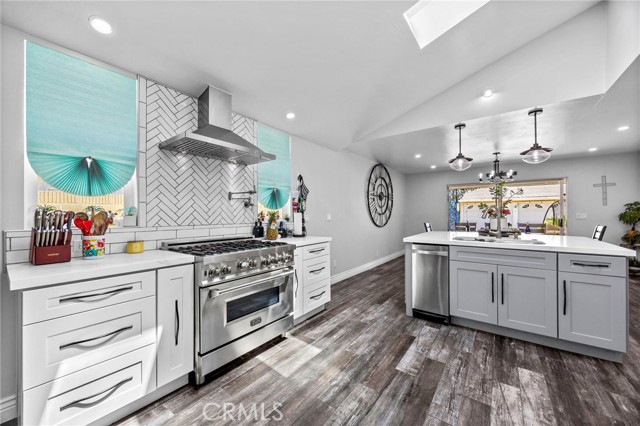 Detail Gallery Image 13 of 40 For 6800 Berry Ave, Buena Park,  CA 90620 - 2 Beds | 2 Baths