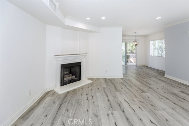 550 E Santa Anita Avenue, Burbank CA: https://media.crmls.org/medias/91d7da33-c26a-4cb5-8fb5-204f4c745673.jpg