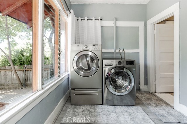 1010 N Madison Avenue, Pasadena CA: https://media.crmls.org/medias/91d8a862-72c4-4853-b119-592576f7d4f2.jpg