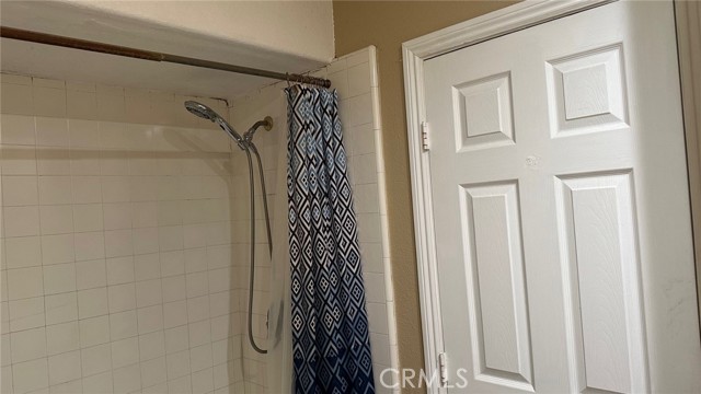 Detail Gallery Image 31 of 42 For 548 E Collins Ave, Orange,  CA 92867 - 3 Beds | 2/1 Baths
