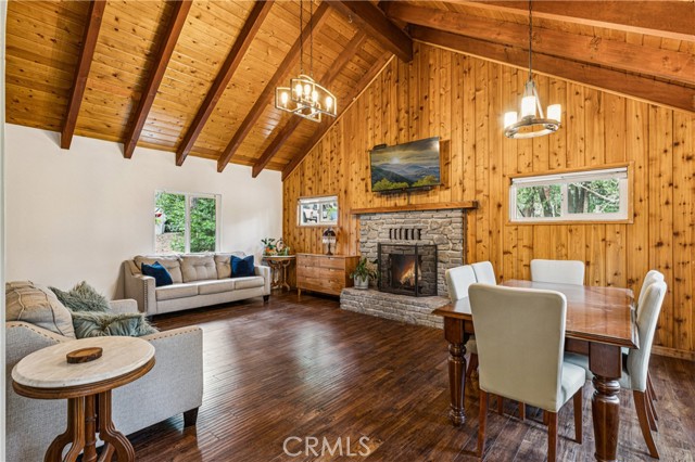 Detail Gallery Image 5 of 43 For 355 Hartman Cir, Cedarpines Park,  CA 92322 - 3 Beds | 3 Baths