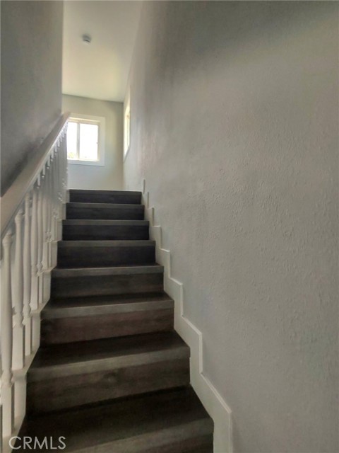 Detail Gallery Image 3 of 8 For 1919 W 82nd St, Los Angeles,  CA 90047 - 3 Beds | 2/1 Baths