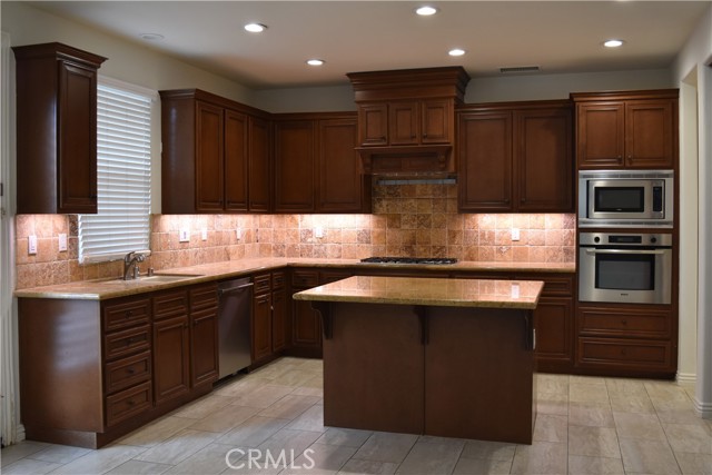 Detail Gallery Image 10 of 33 For 4649 Cielo Cir, Calabasas,  CA 91302 - 4 Beds | 4 Baths