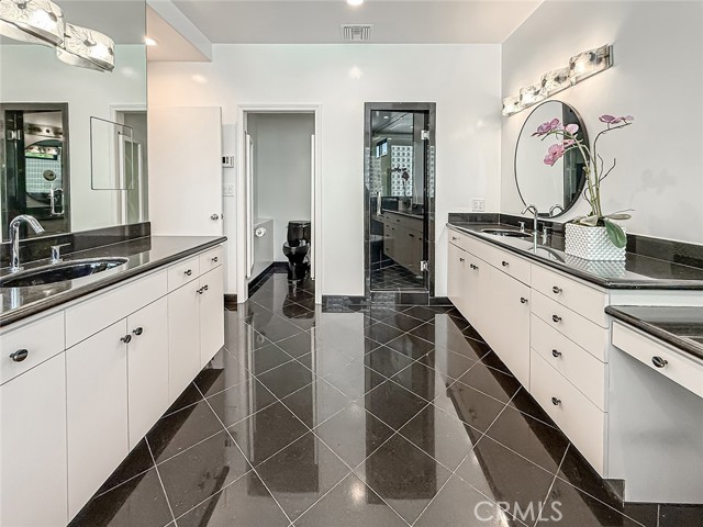 Detail Gallery Image 48 of 67 For 4575 De Celis Pl, Encino,  CA 91436 - 4 Beds | 3 Baths