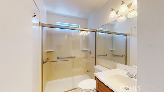 Detail Gallery Image 24 of 38 For 24420 Flaxwood Ln #204,  Newhall,  CA 91321 - 2 Beds | 2 Baths