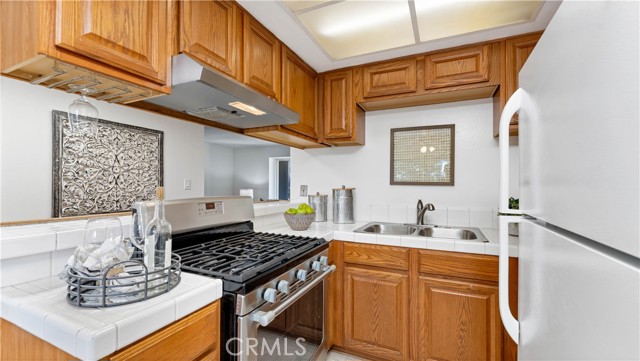 Detail Gallery Image 5 of 28 For 13722 Red Hill Ave #38,  Tustin,  CA 92780 - 1 Beds | 1 Baths