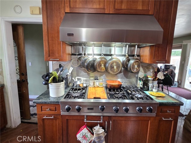 Detail Gallery Image 5 of 10 For 8921 Kennelly Ln, Anaheim,  CA 92804 - 3 Beds | 2 Baths