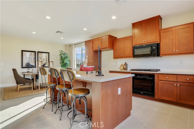 Detail Gallery Image 15 of 26 For 448 Barrett Ln, Los Banos,  CA 93635 - 4 Beds | 3 Baths