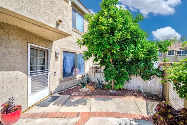 Detail Gallery Image 4 of 29 For 11940 Cayuga Pl #100,  Chino,  CA 91710 - 2 Beds | 2/1 Baths