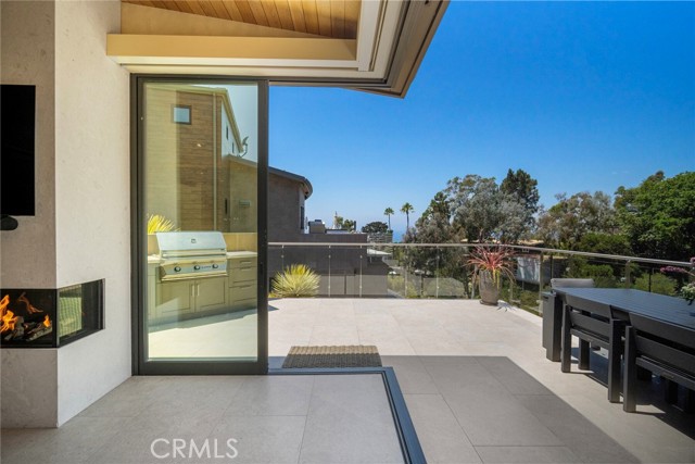702 Diamond, Laguna Beach CA: https://media.crmls.org/medias/91dde55c-1f4a-4b30-98d1-03ce9e04917c.jpg
